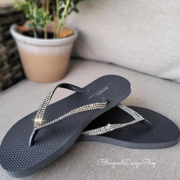 Old Navy Gray Sandals Flip Flops Gray Women's Beach Shoes With Rhinestones - Picture 7 of 9
